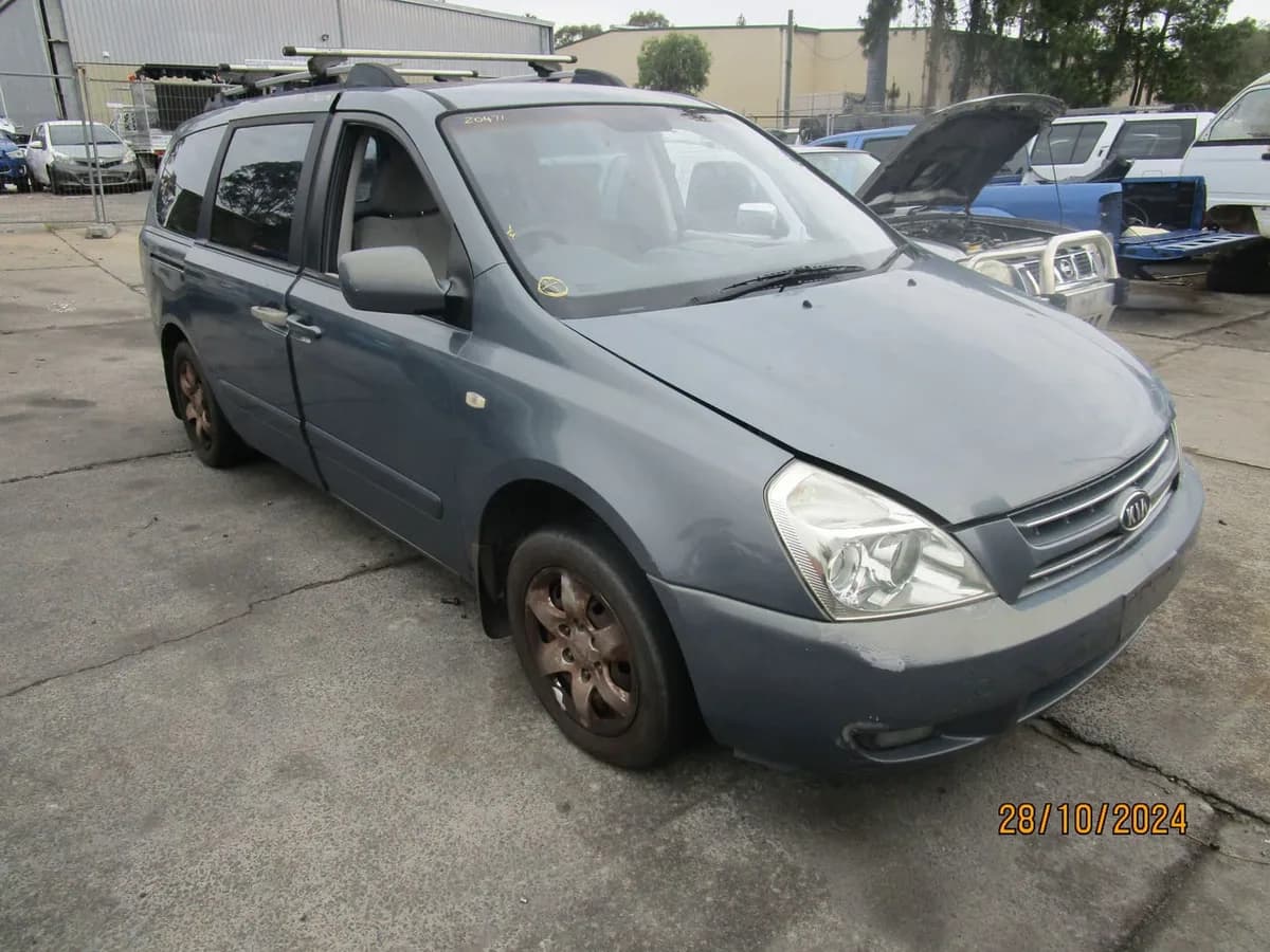 2007 Kia Carnival at Tingalpa