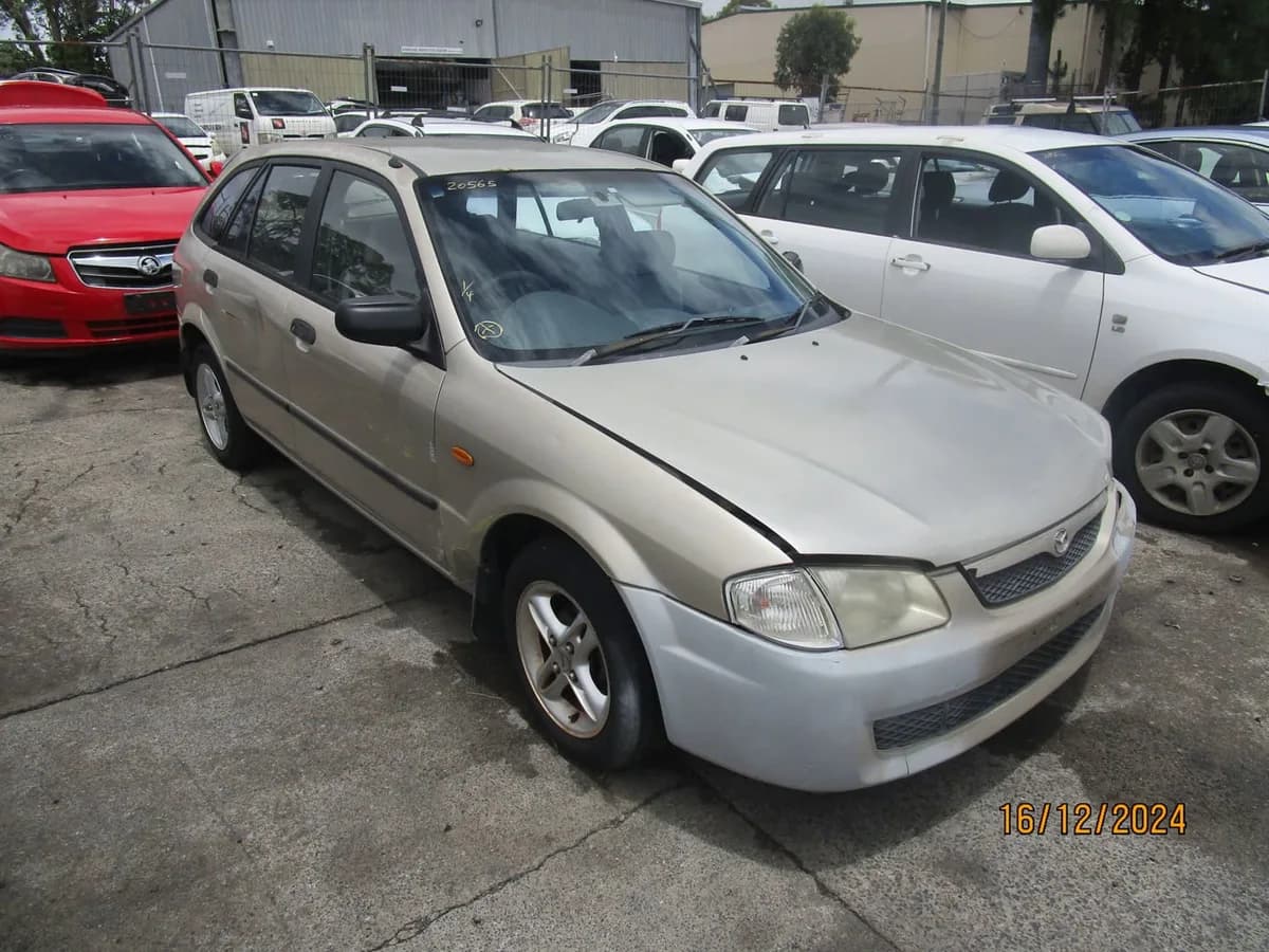 2000 Mazda 323 at Tingalpa