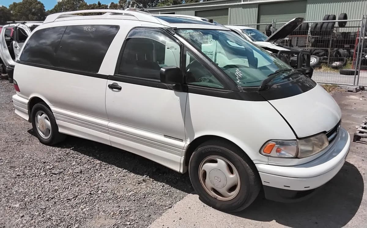 2005 Toyota Estima at Tingalpa