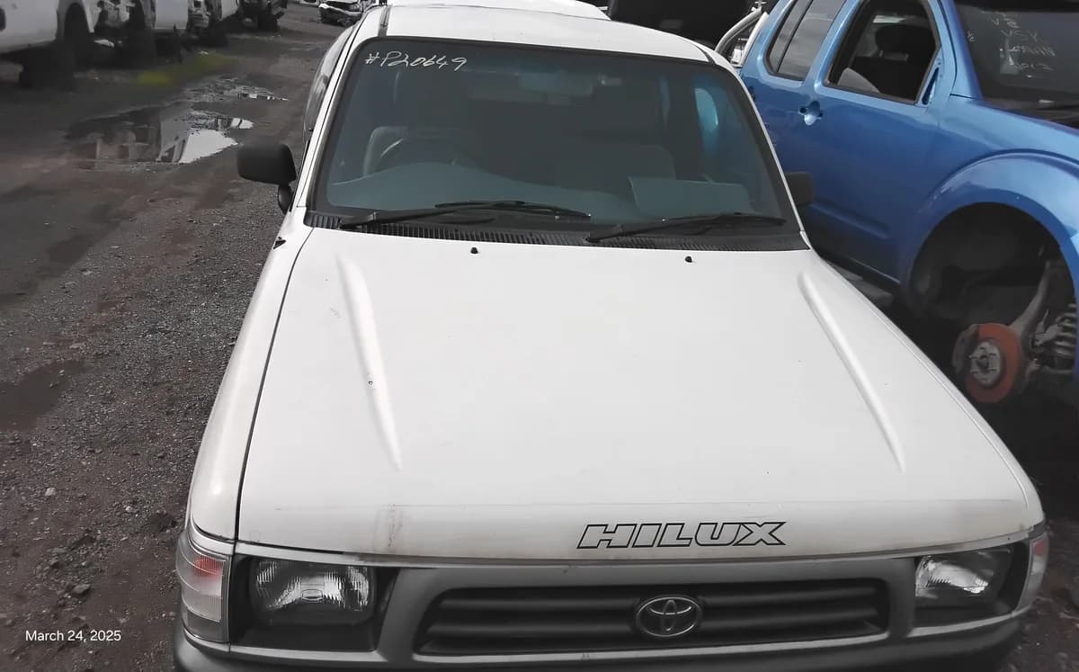 2001 Toyota Hilux – Vn P20649 at Tingalpa