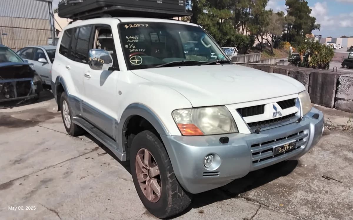 2005 Mitsubishi Pajero at Tingalpa