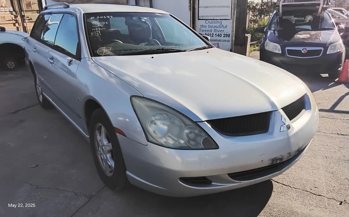 2005 Mitsubishi Magna at Tingalpa