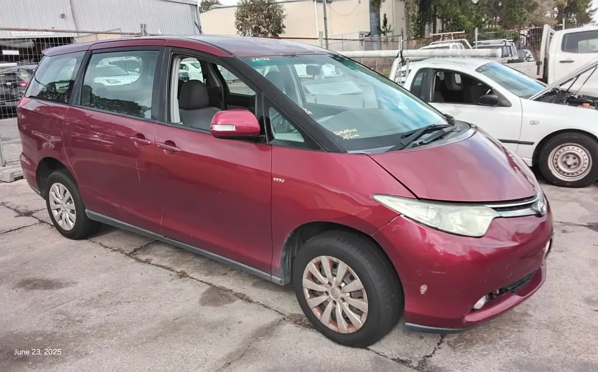 2007 Toyota Tarago at Tingalpa