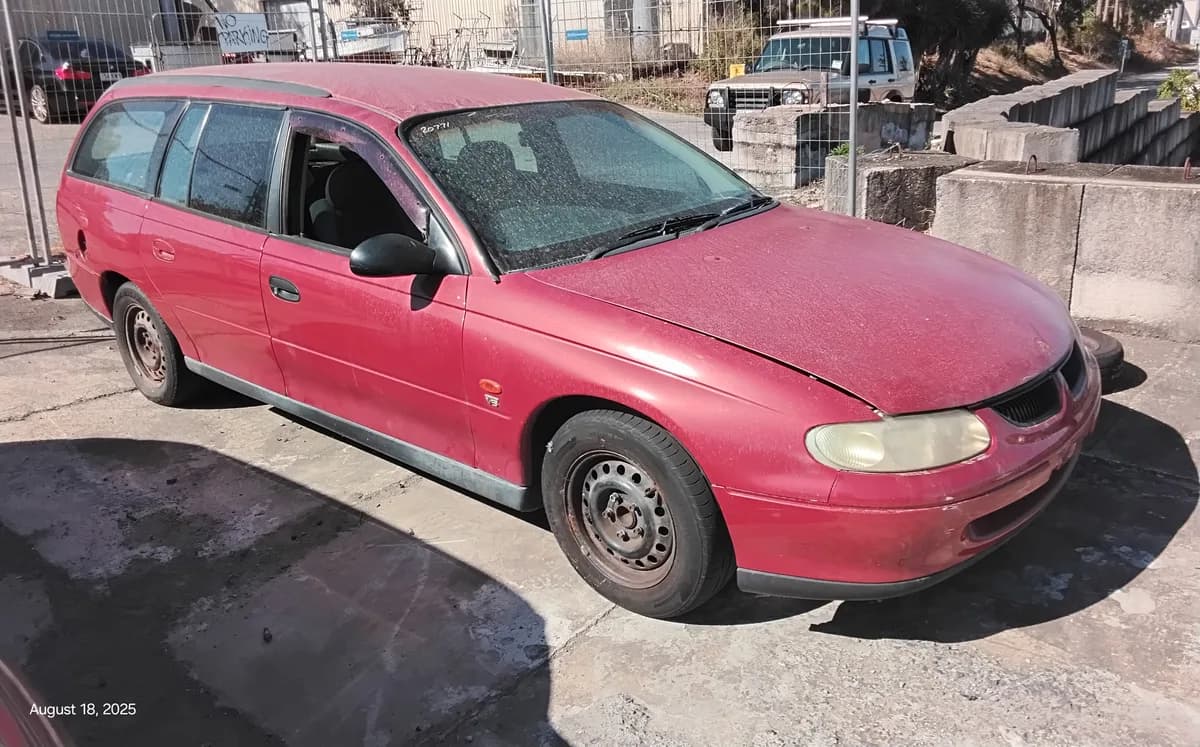 1998 Holden Commodore at Tingalpa