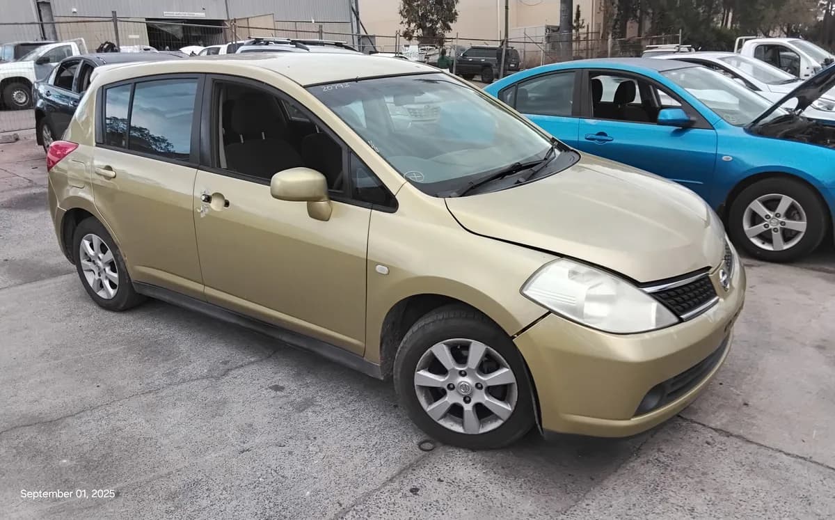 2006 Nissan Tiida at Tingalpa