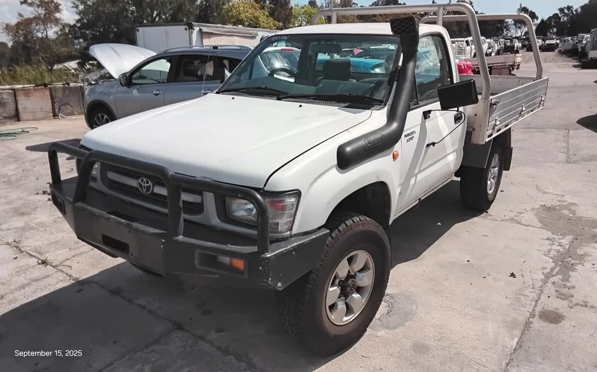 2001 Toyota Hilux – Vn P20796 at Tingalpa