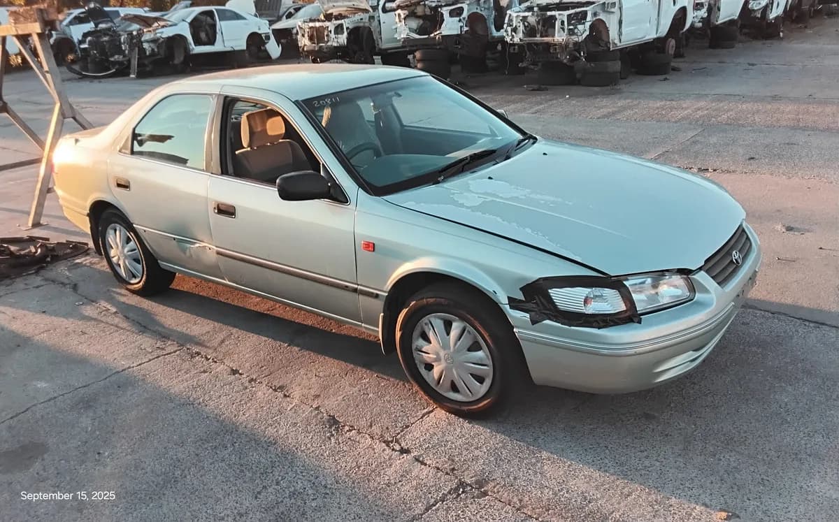 2001 Toyota Camry at Tingalpa