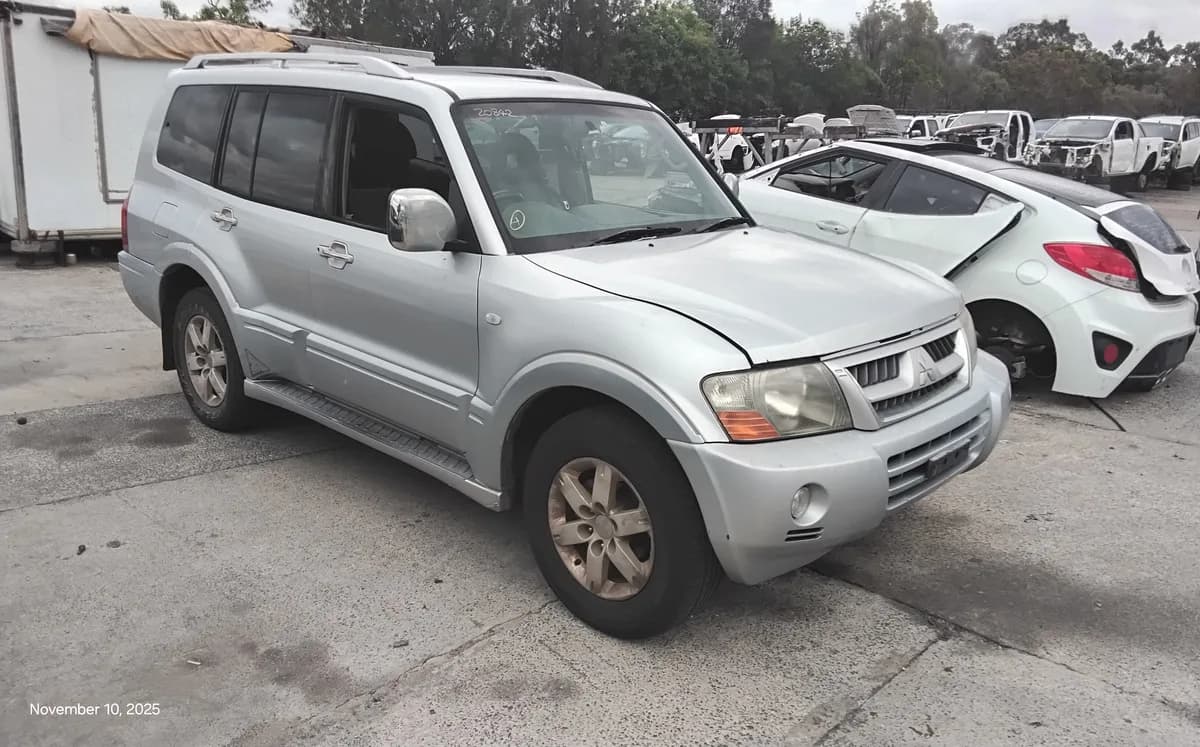 2005 Mitsubishi Pajero at Tingalpa