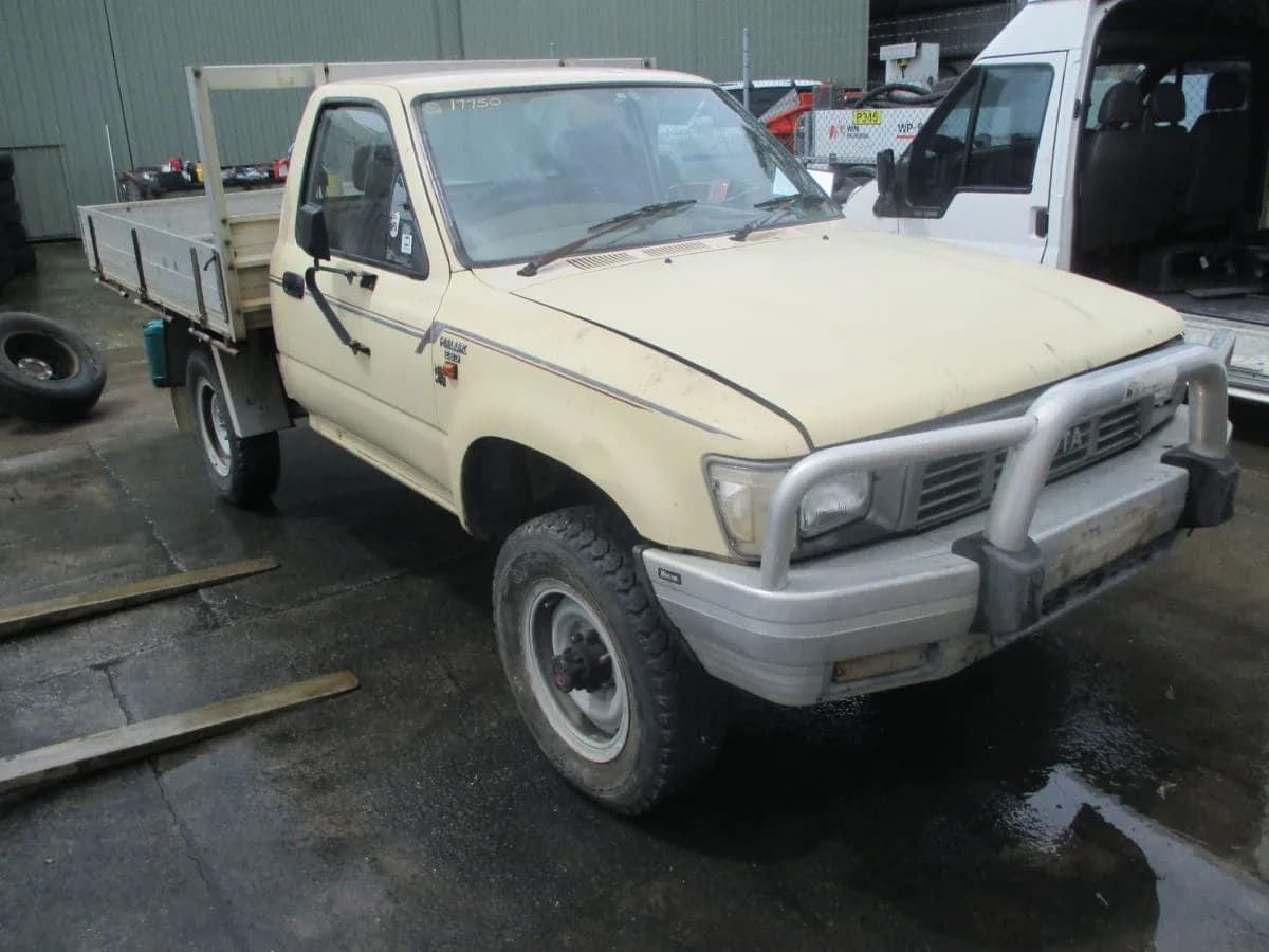 Toyota Hilux Vn 17750 at Tingalpa