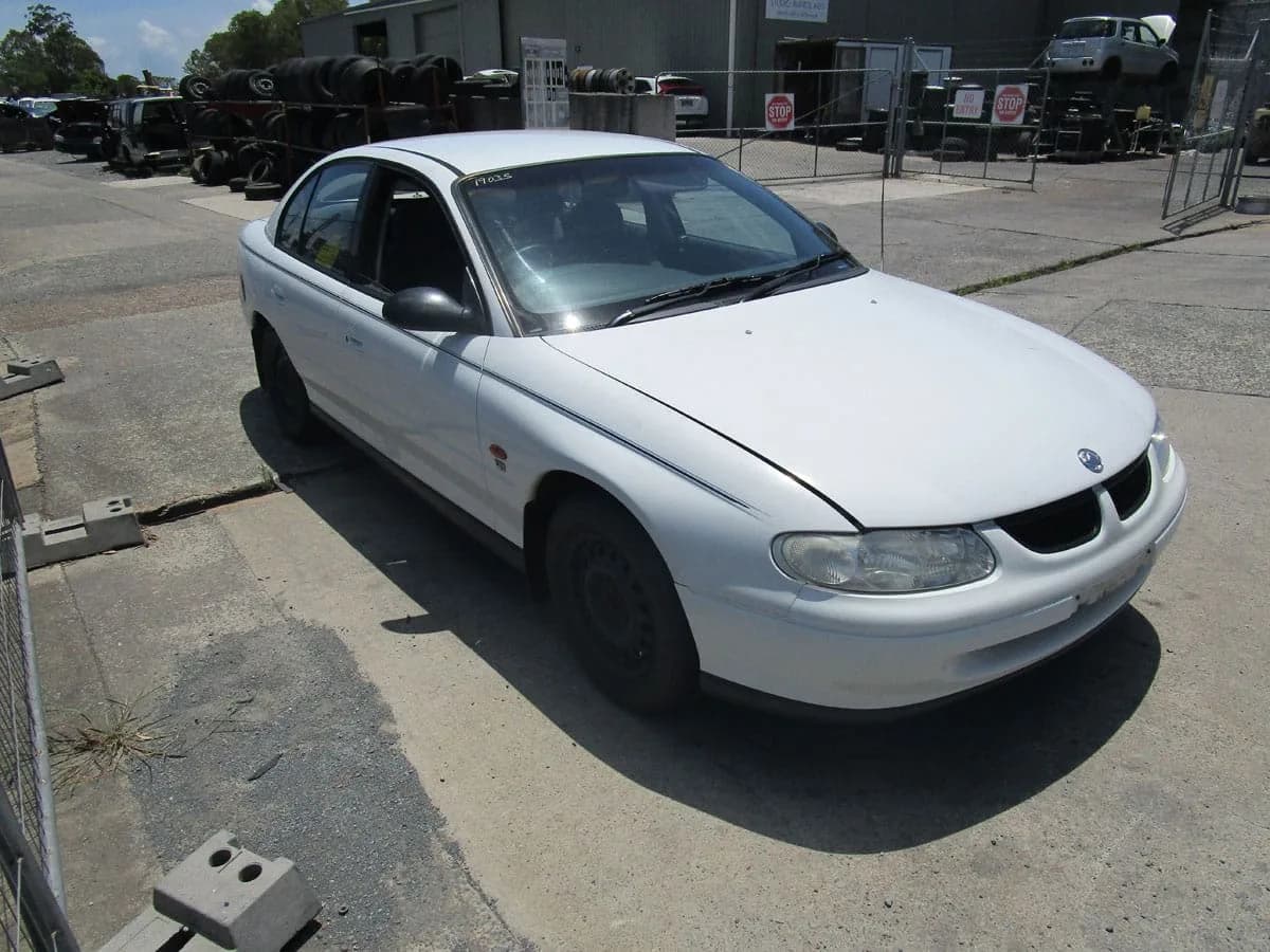 1998 Holden Commodore at Tingalpa