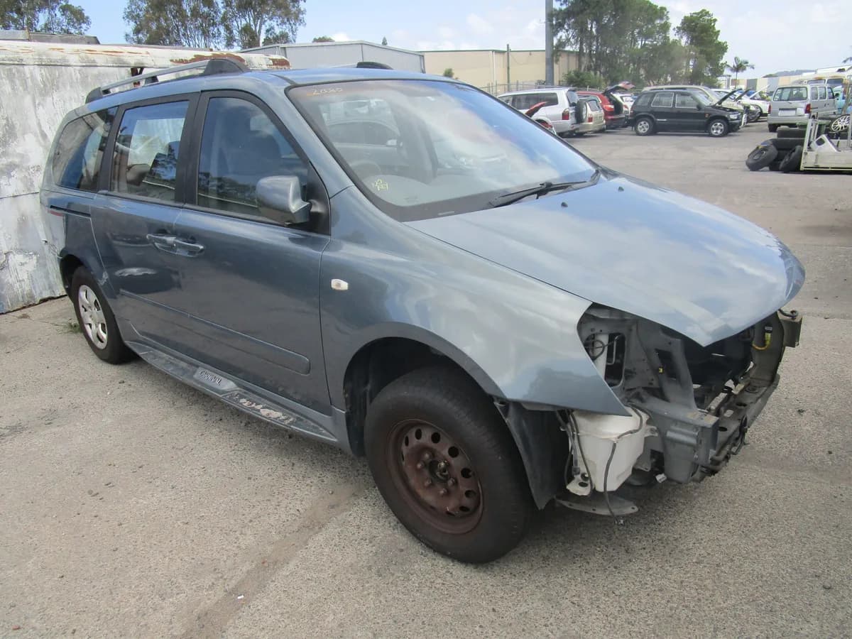 2008 Kia Carnival at Tingalpa