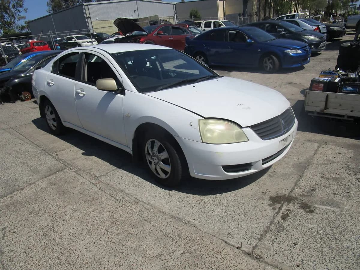 2005 Mitsubishi 380 at Tingalpa