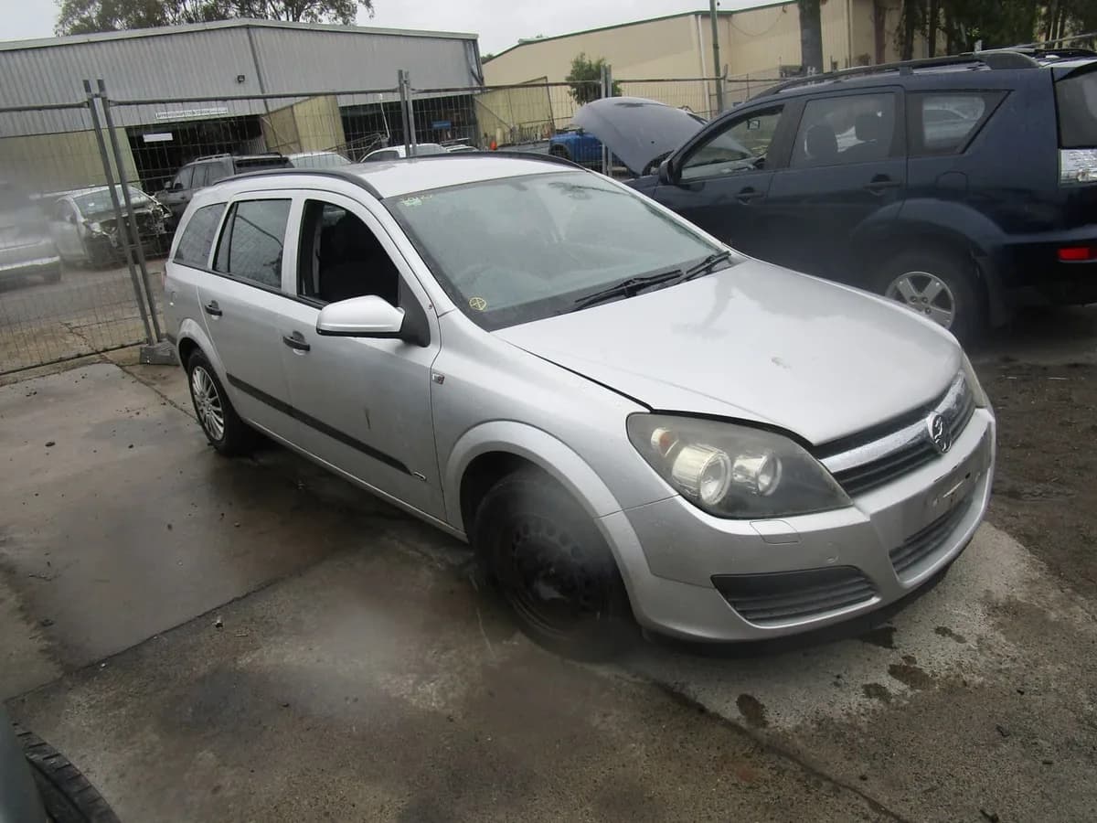2005 Holden Astra at Tingalpa