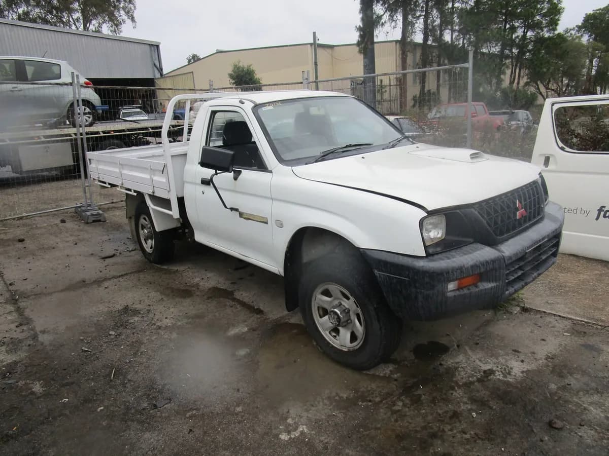 2003 Mitsubishi Triton at Tingalpa