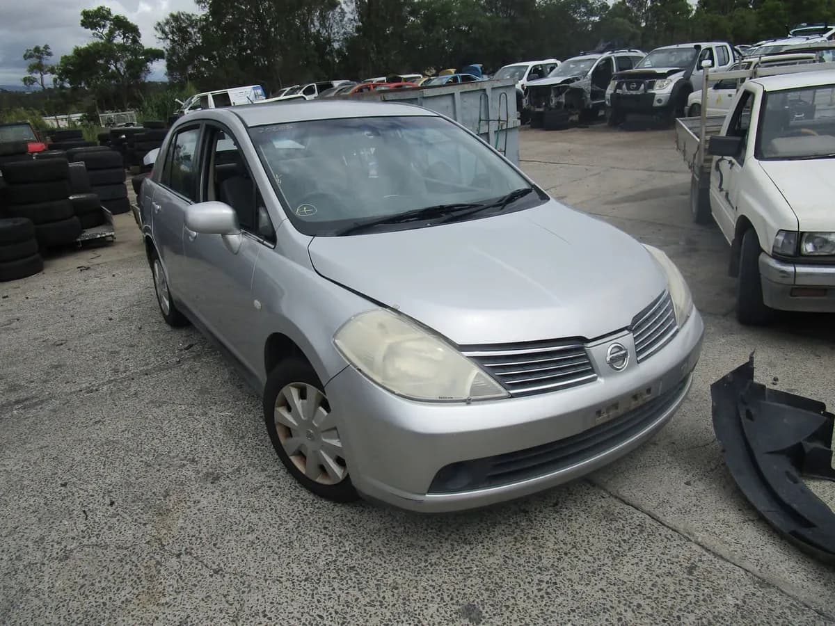 2006 Nissan Tiida at Tingalpa