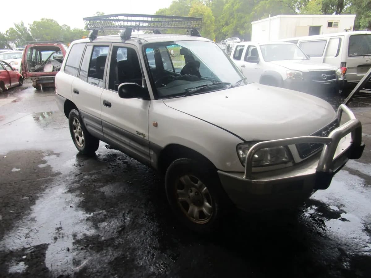 2000 Toyota Rav 4 at Tingalpa