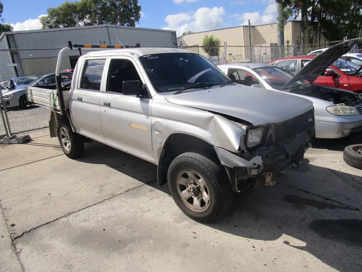 2004 Mitsubishi Triton at Tingalpa