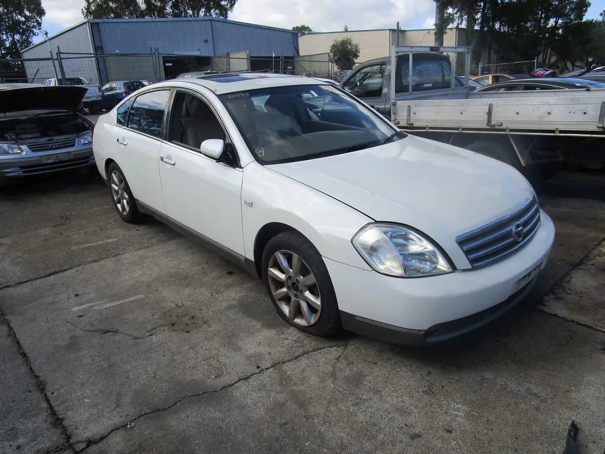 2005 Nissan Maxima at Tingalpa