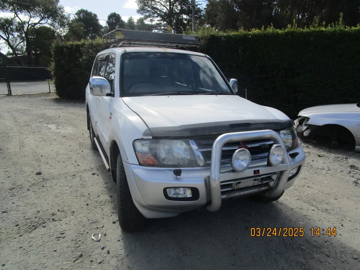 2000 Mitsubishi Pajero at Langwarrin South