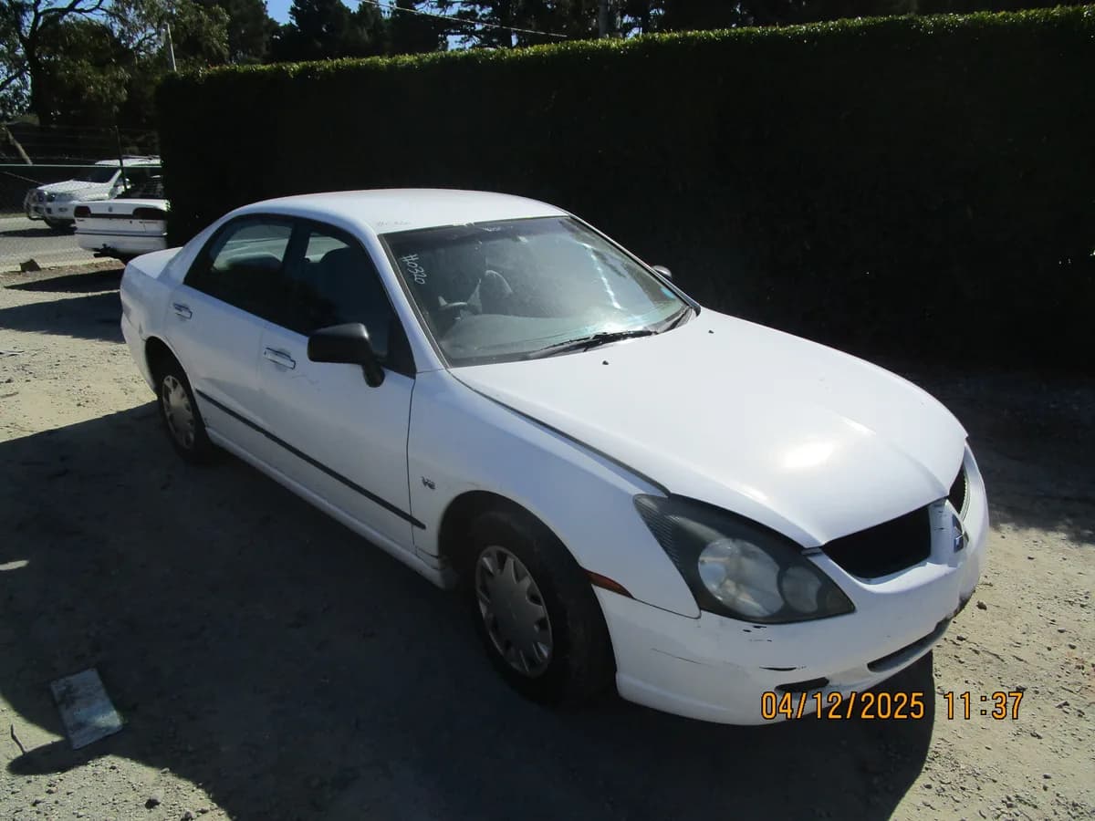 2004 Mitsubishi Magna at Langwarrin South
