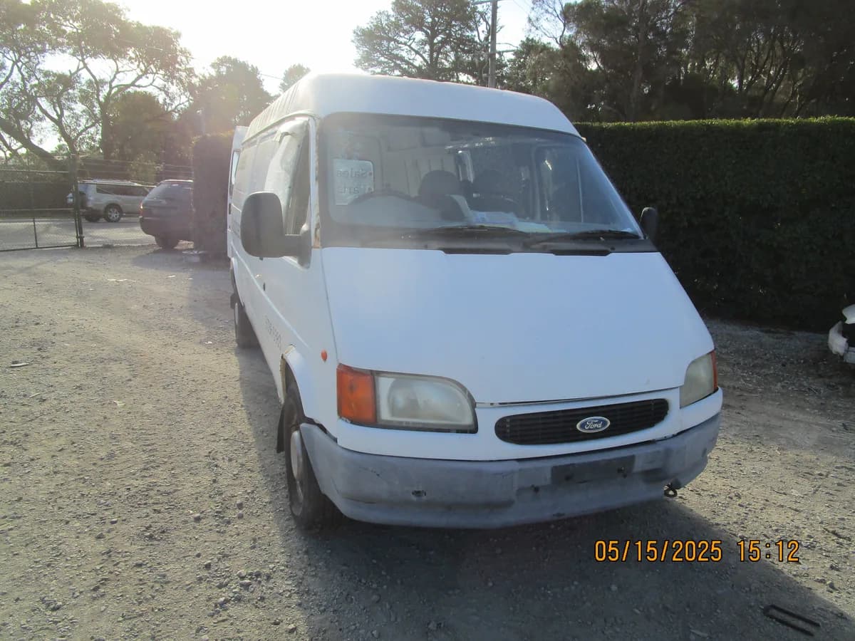 2000 Ford Transit at Langwarrin South