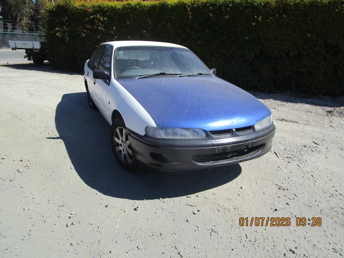 1994 Holden Commodore VR at Langwarrin South