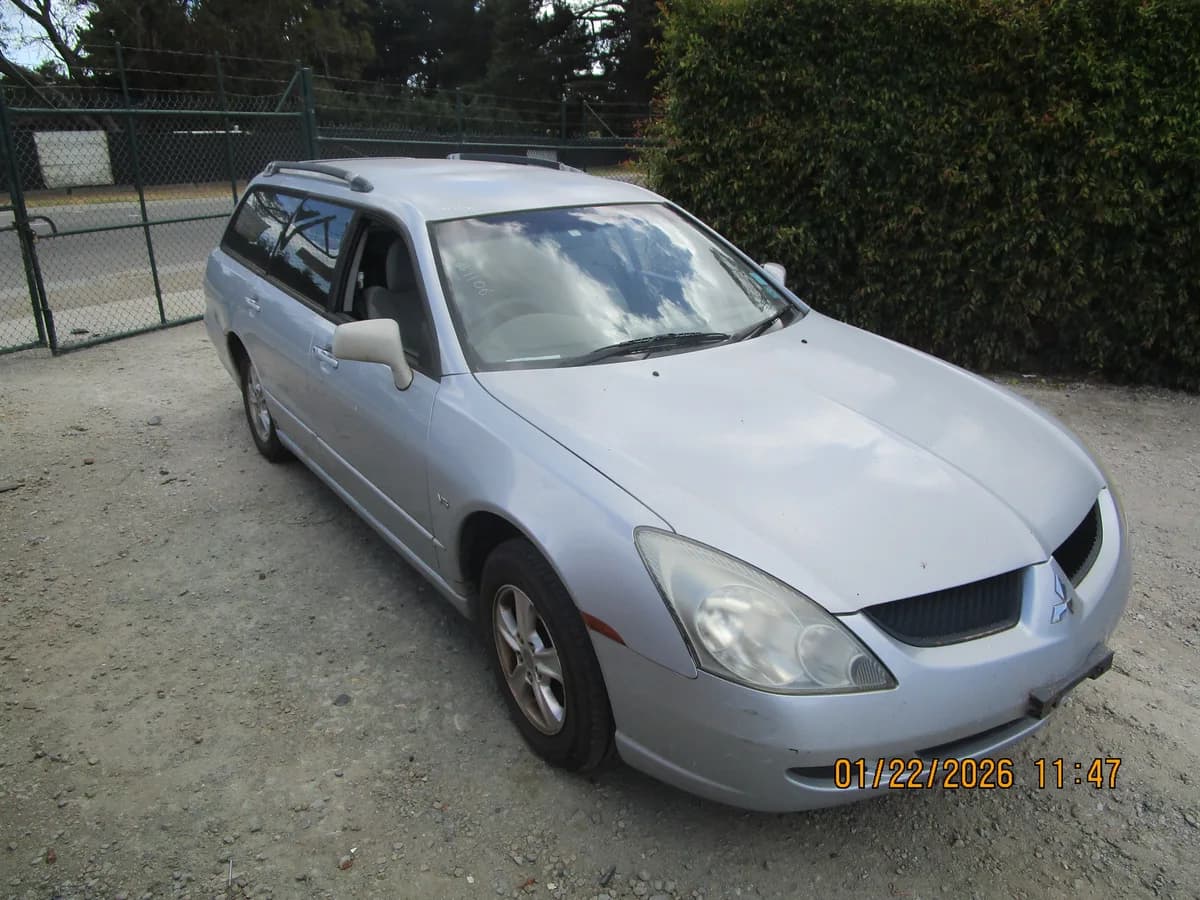 2004 Mitsubishi Magna at Langwarrin South