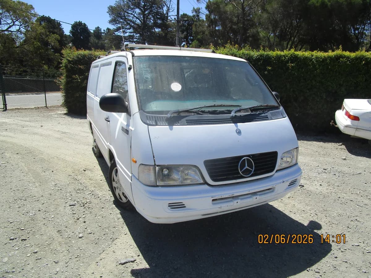 2002 Mercedes-Benz Mb100 at Langwarrin South