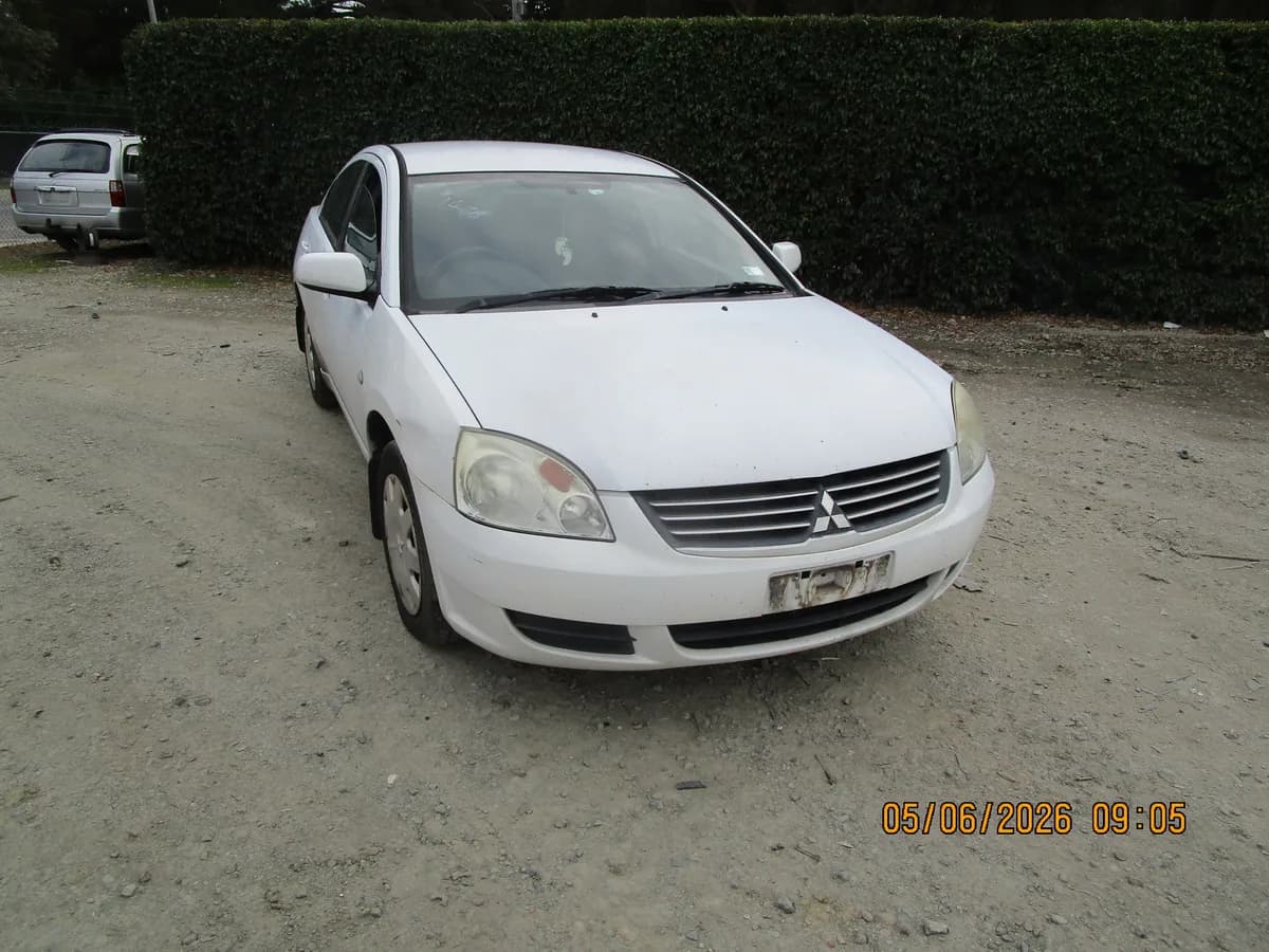 2006 Mitsubishi 380 at Langwarrin South