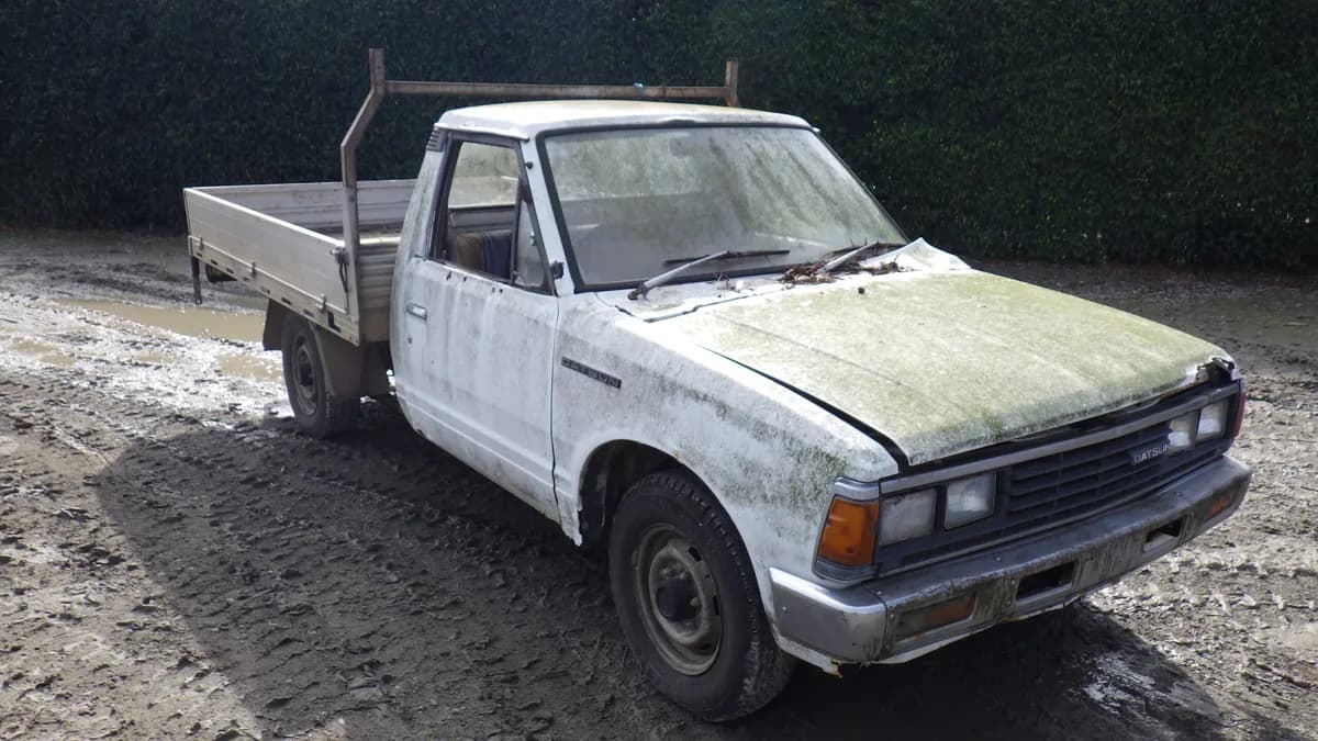 1984 Nissan 720 at Langwarrin South