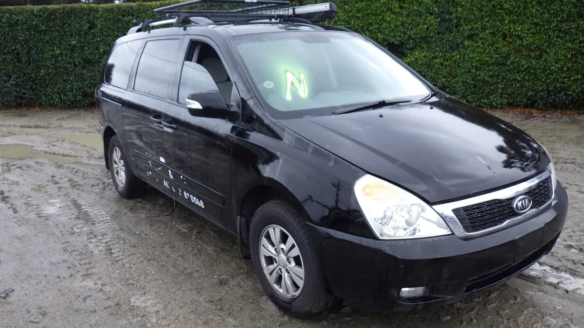 2011 Kia Carnival at Langwarrin South