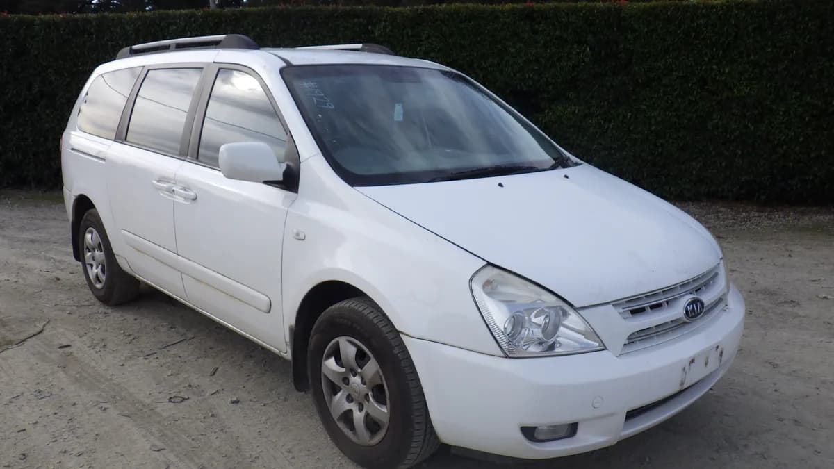 2008 Kia Carnival at Langwarrin South