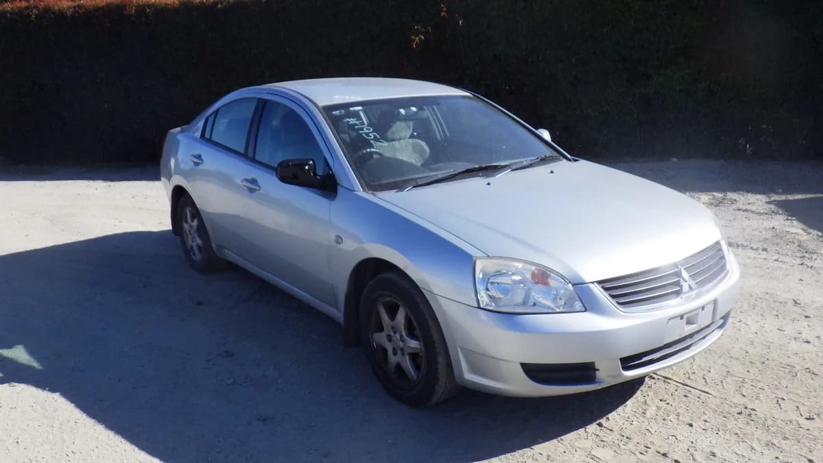 2005 Mitsubishi 380 at Langwarrin South