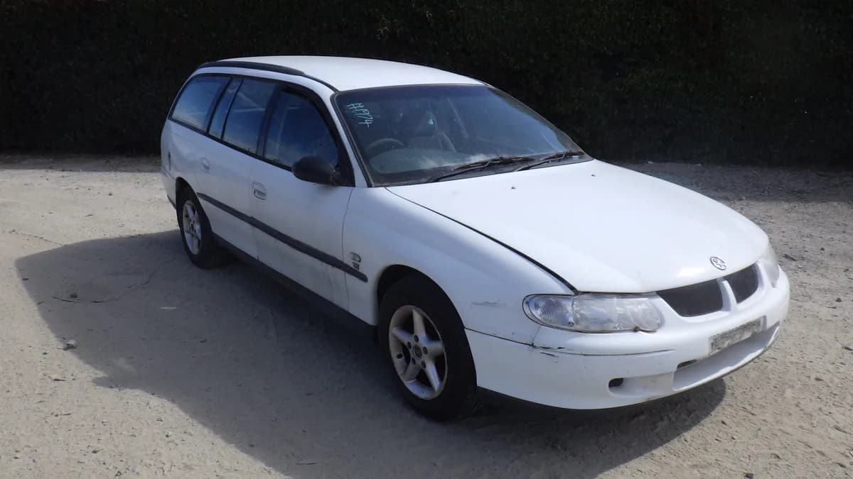 2000 Holden Commodore VX at Langwarrin South