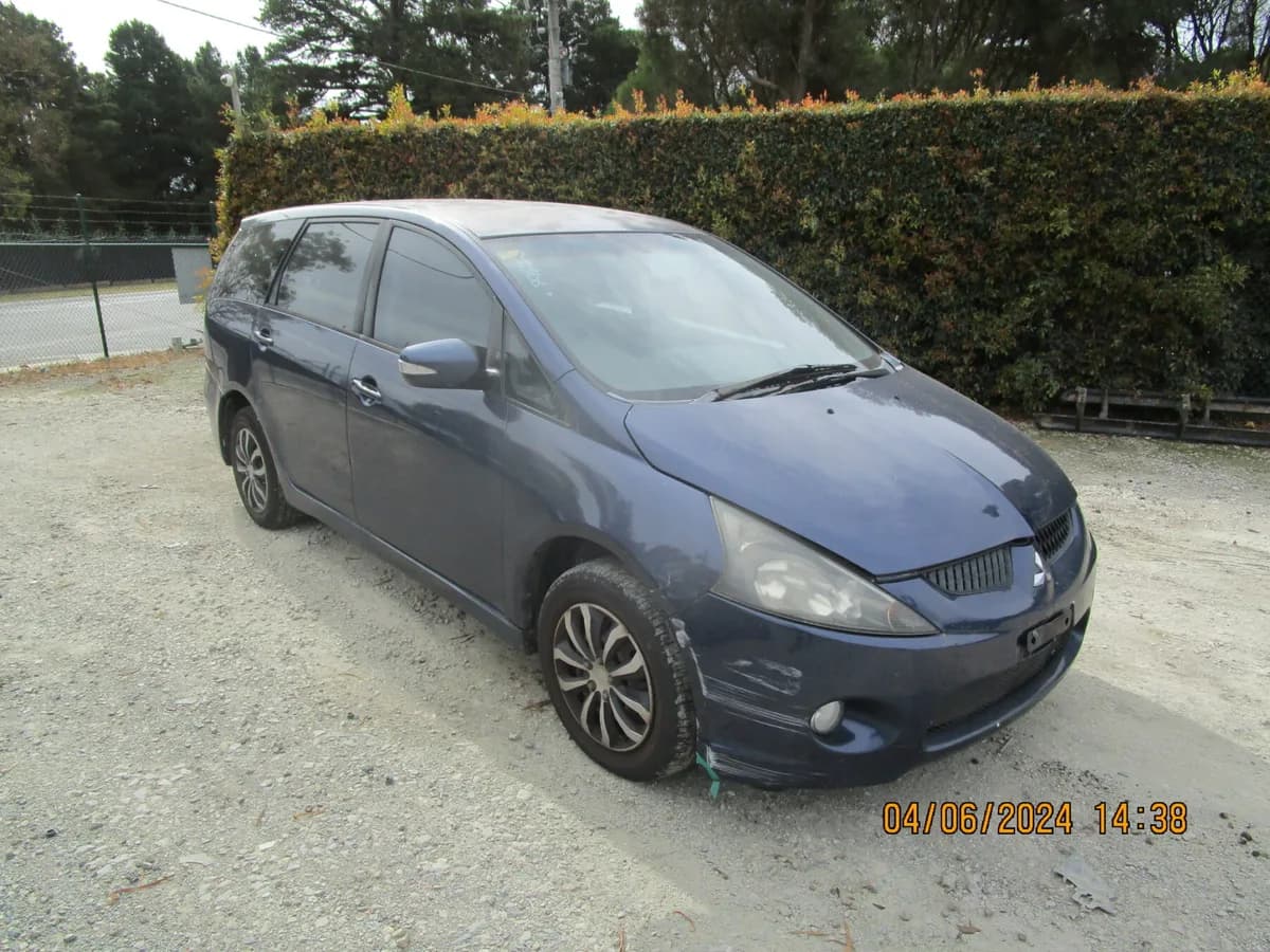 2006 Mitsubishi Grandis at Langwarrin South