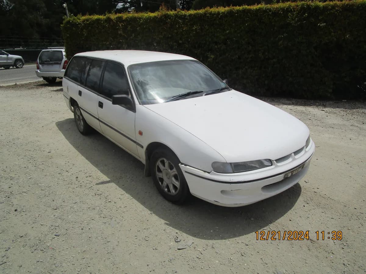 1993 Holden Commodore VR at Langwarrin South