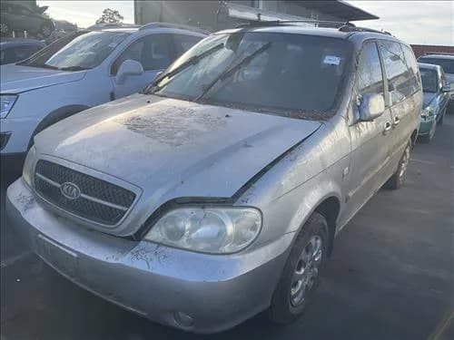 2004 Kia Carnival KVII (1999-2006) at Dandenong