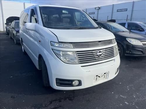 2002 Nissan Elgrand E51 (2002-2010) at Geelong