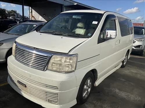 2000 Nissan Elgrand E50 (1997-2002) at Dandenong