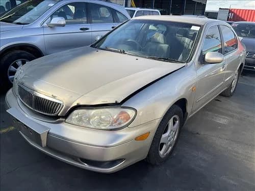 2000 Nissan Maxima A33 (1999-2003) at Dandenong