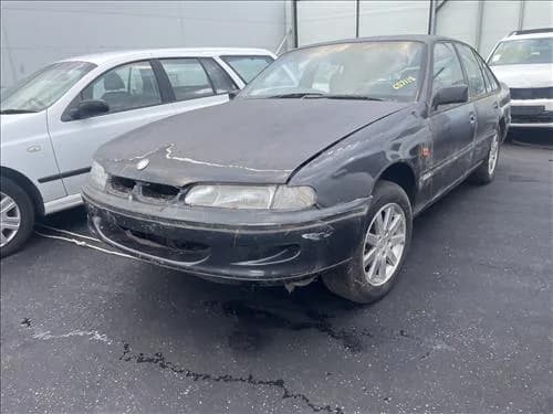 1994 Holden Commodore VR (1993-1995) at Geelong