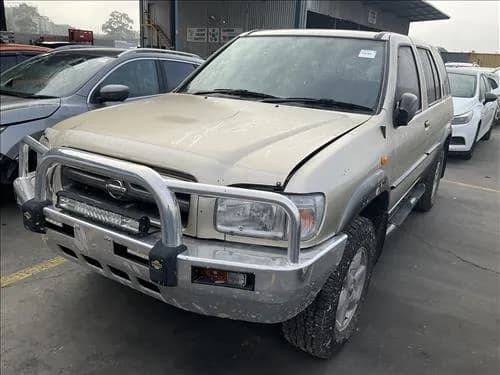 2000 Nissan Pathfinder R50 (1995-2004) at Dandenong