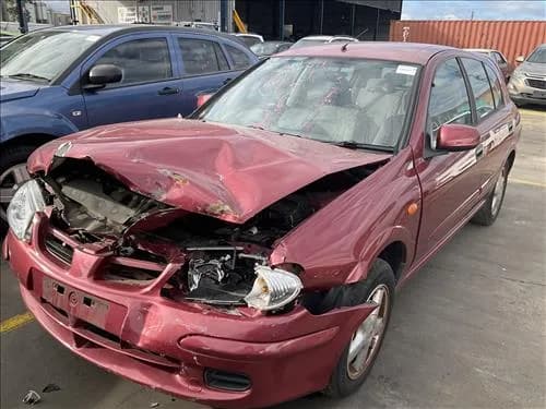 2001 Nissan Pulsar N16 (2000-2006) at Ringwood
