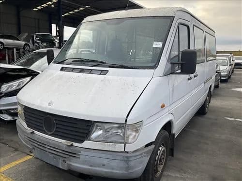 2000 Mercedes-Benz Sprinter (2000-2006) at Dandenong