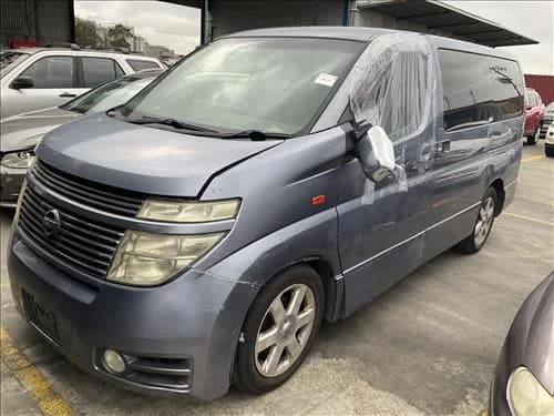 2002 Nissan Elgrand E51 (2002-2010) at Ringwood