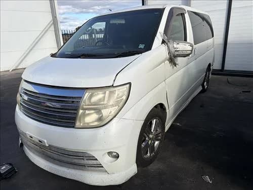 2010 Nissan Elgrand E51 (2002-2010) at Geelong