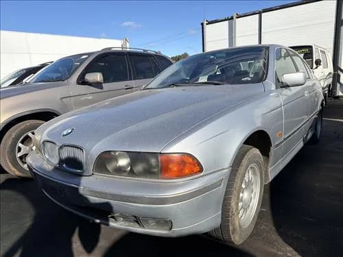 1997 BMW E39 (1995-2004) 528 at Geelong
