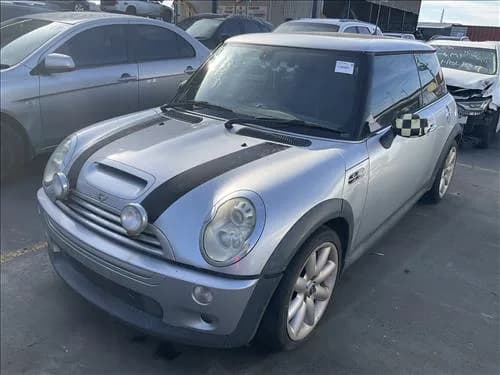 2004 Mini Cooper R50 (2000-2006) at Ringwood