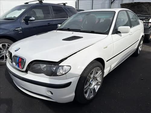 2004 BMW E46 (1998-2006) 325 at Geelong