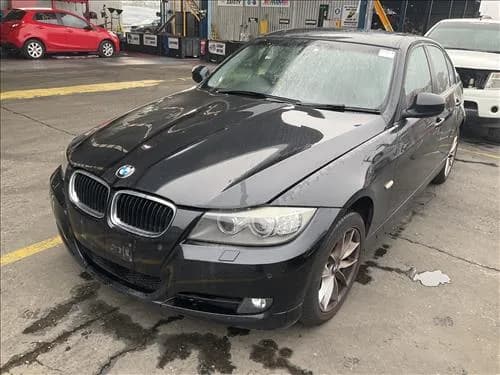 2010 BMW E90 (2005-2012) 320 at Ringwood